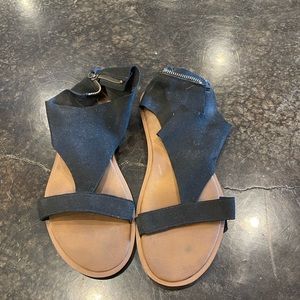 Black Sandals with Zipper